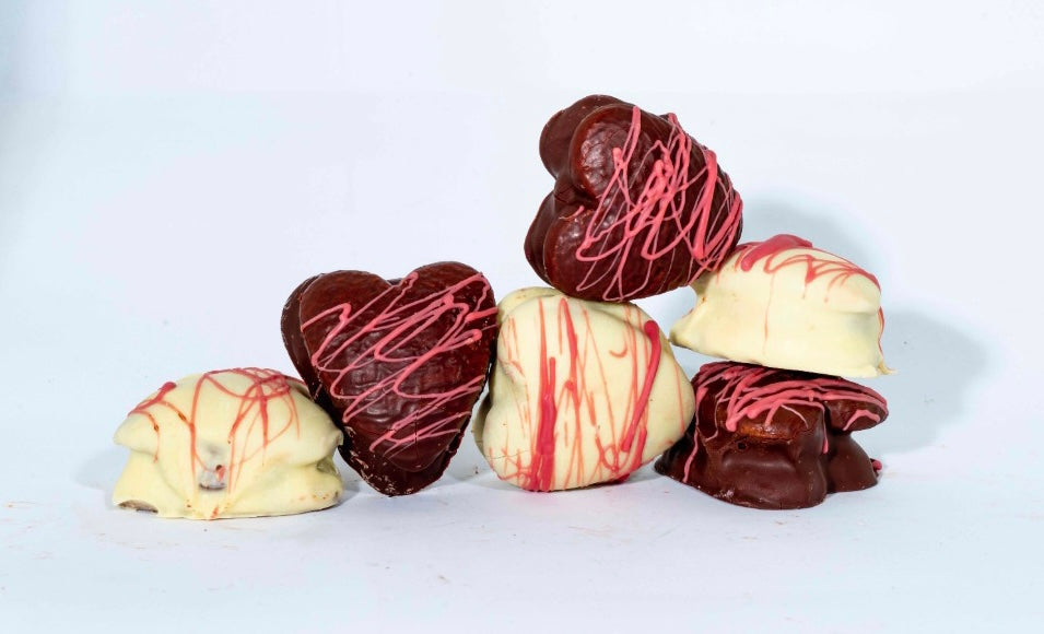 Corazón Alfajores: Valentine&#39;s Day Gift Box Wooden Table Baking Co.